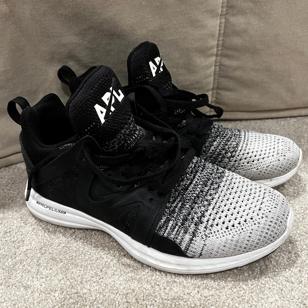 APL Athletic Propulsion Labs Ascend Black & Gray Shoe Size 9.5